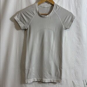 lululemon athletica Light Gray Short Sleeve Tech Tee